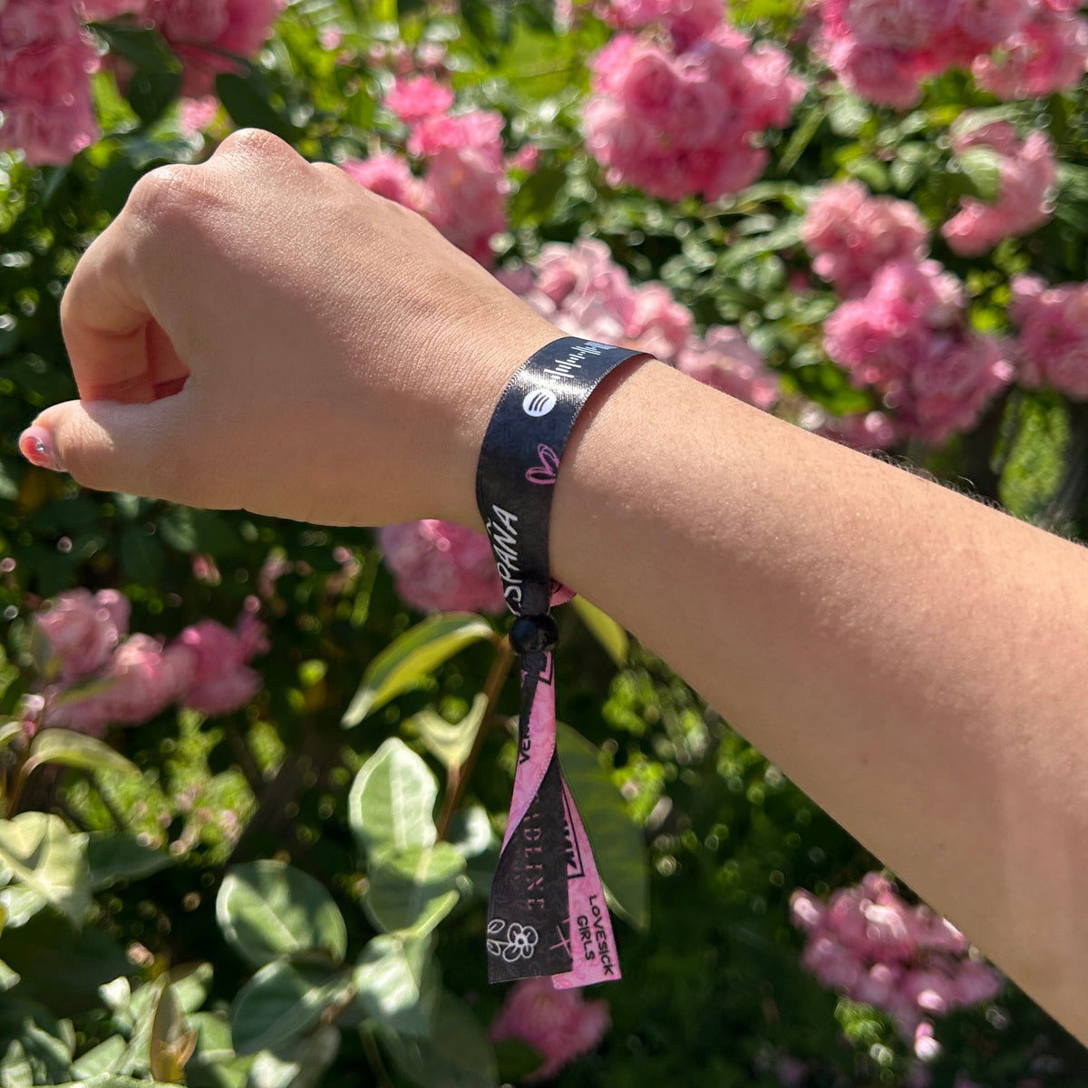 Pulseras hechas por fans de BP para la gira mundial 2025